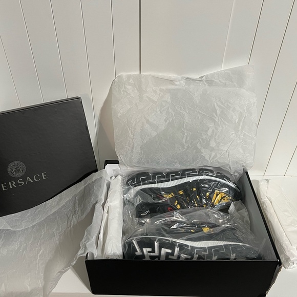 Versace Mens Sneaker - Picture 9 of 10